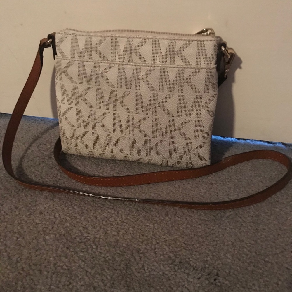 Michael Kors tan purse